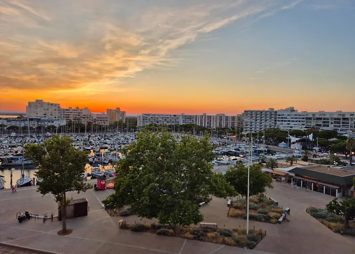 Duplex Grand Standing Vue Et Port Διαμέρισμα *